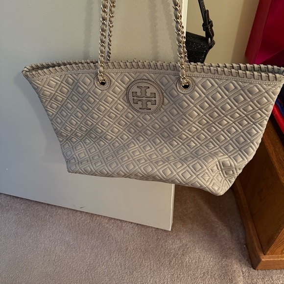 Tory Burch Quilted cream color  Tote Bag - Picture 2 of 12